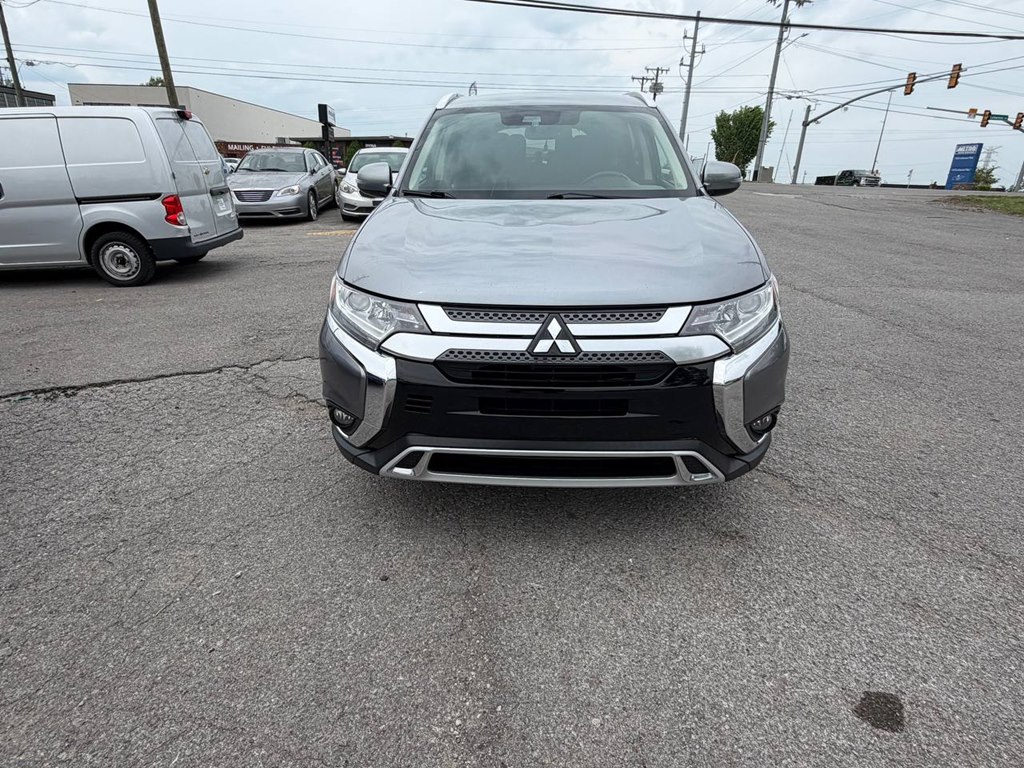 Photo 3 of this MITSUBISHI OUTLANDER