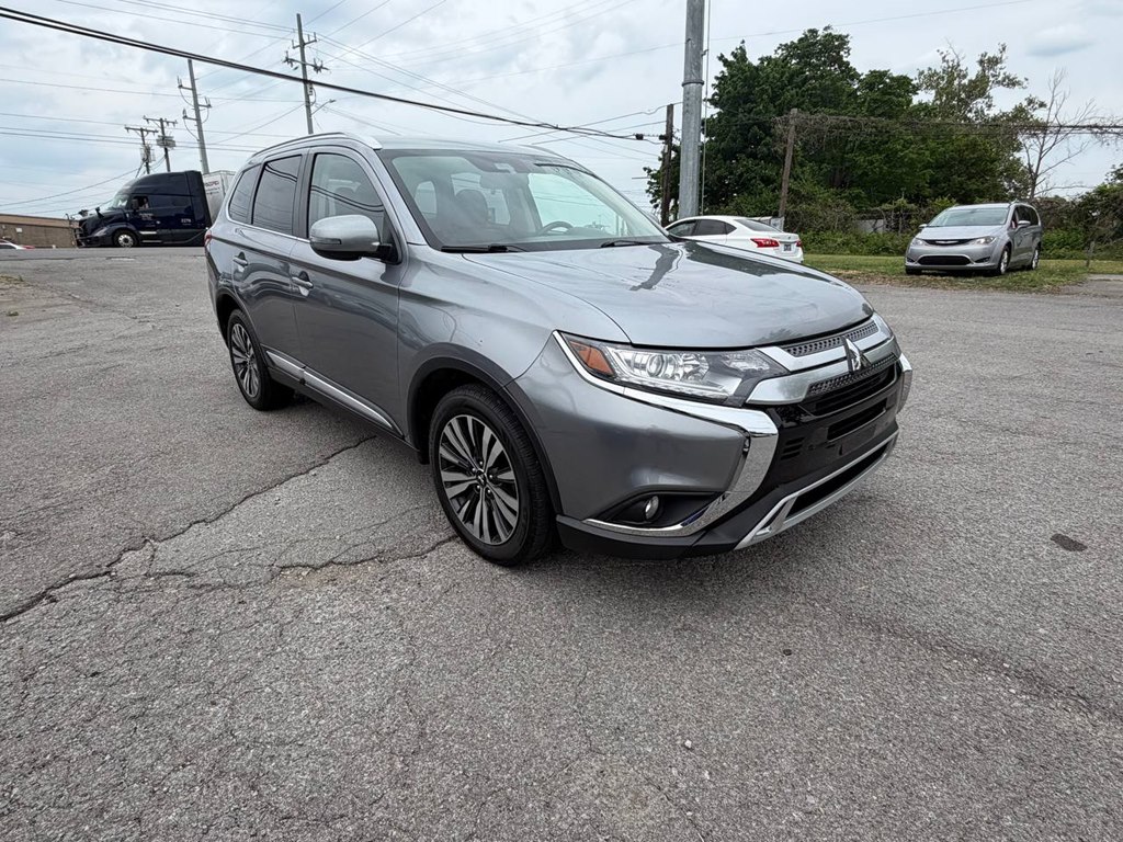 Photo 4 of this MITSUBISHI OUTLANDER
