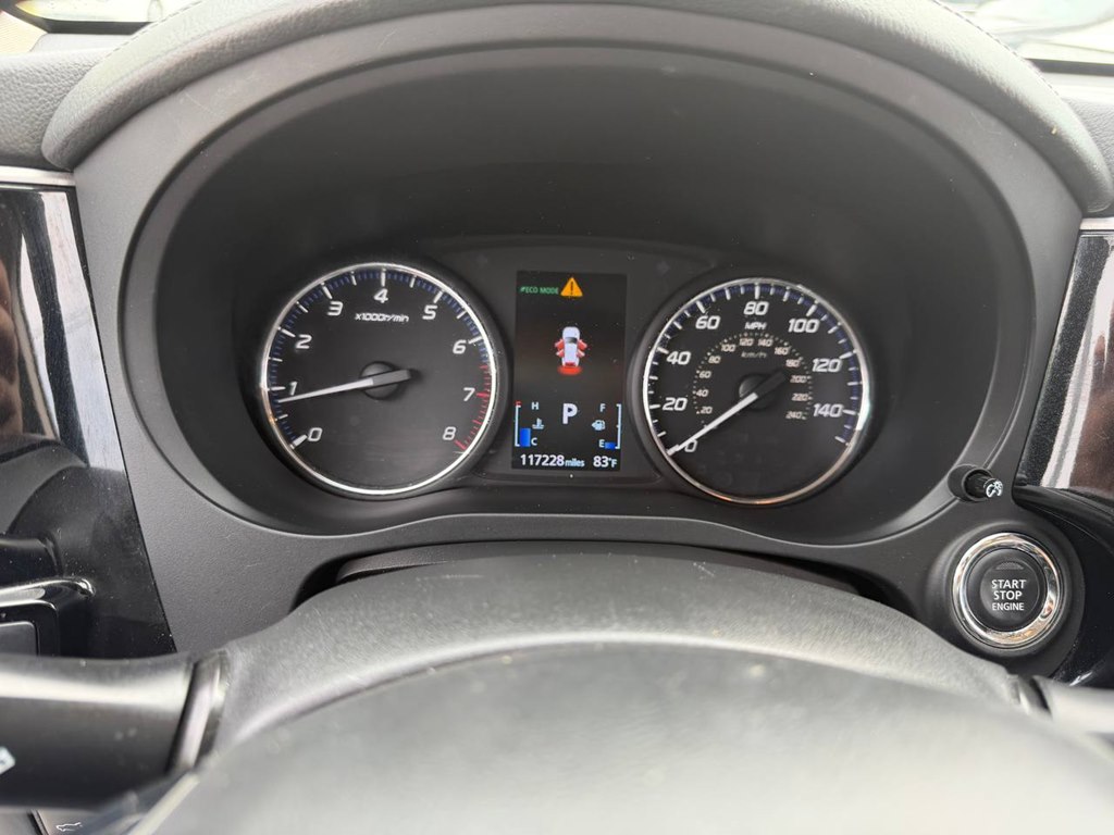 Photo 15 of this MITSUBISHI OUTLANDER