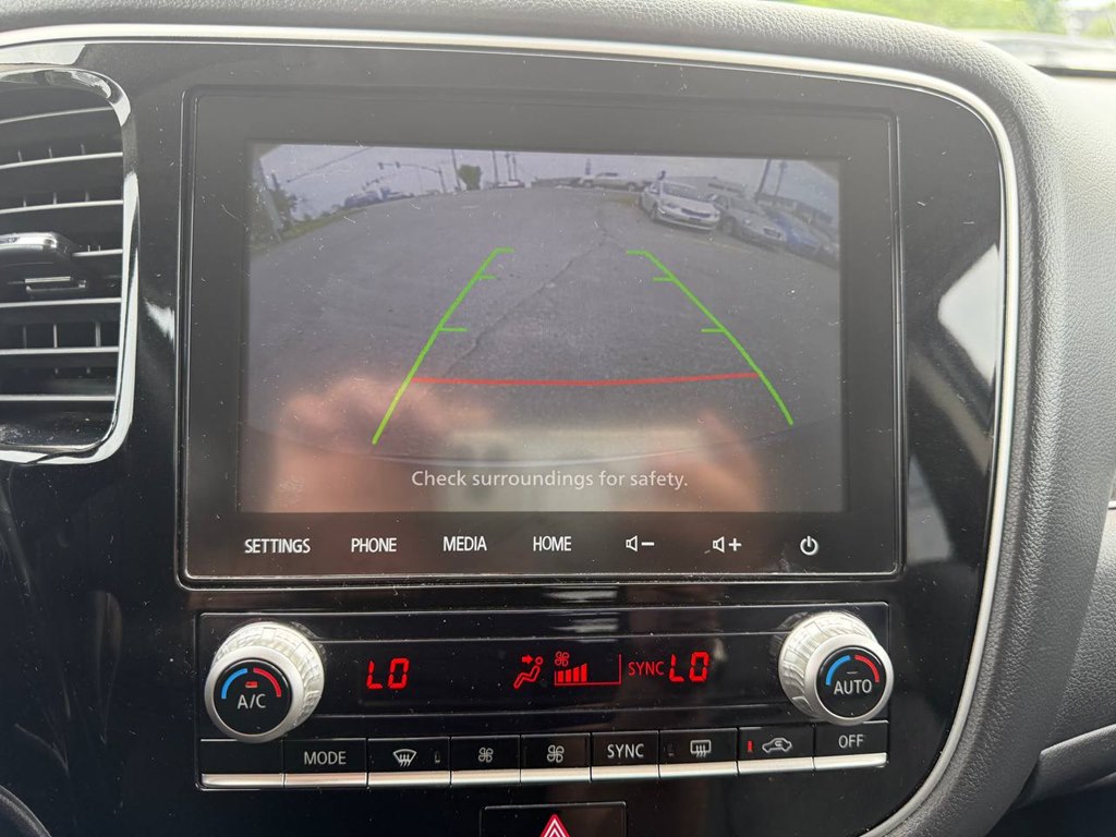 Photo 14 of this MITSUBISHI OUTLANDER