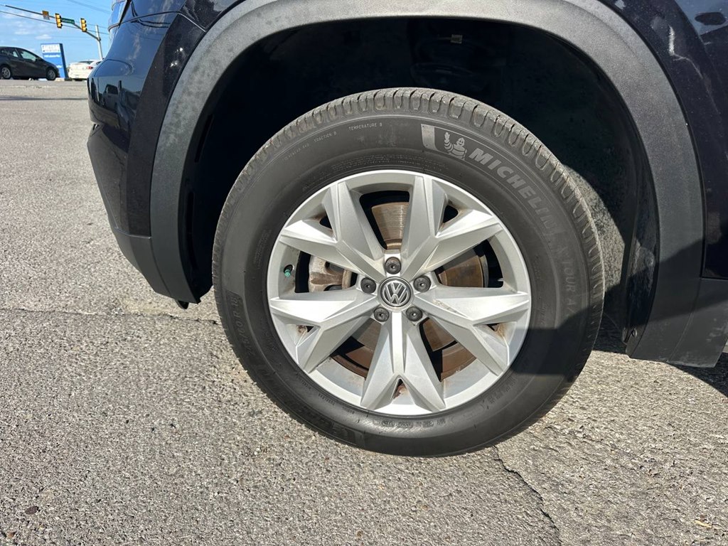 Photo 30 of this VOLKSWAGEN ATLAS
