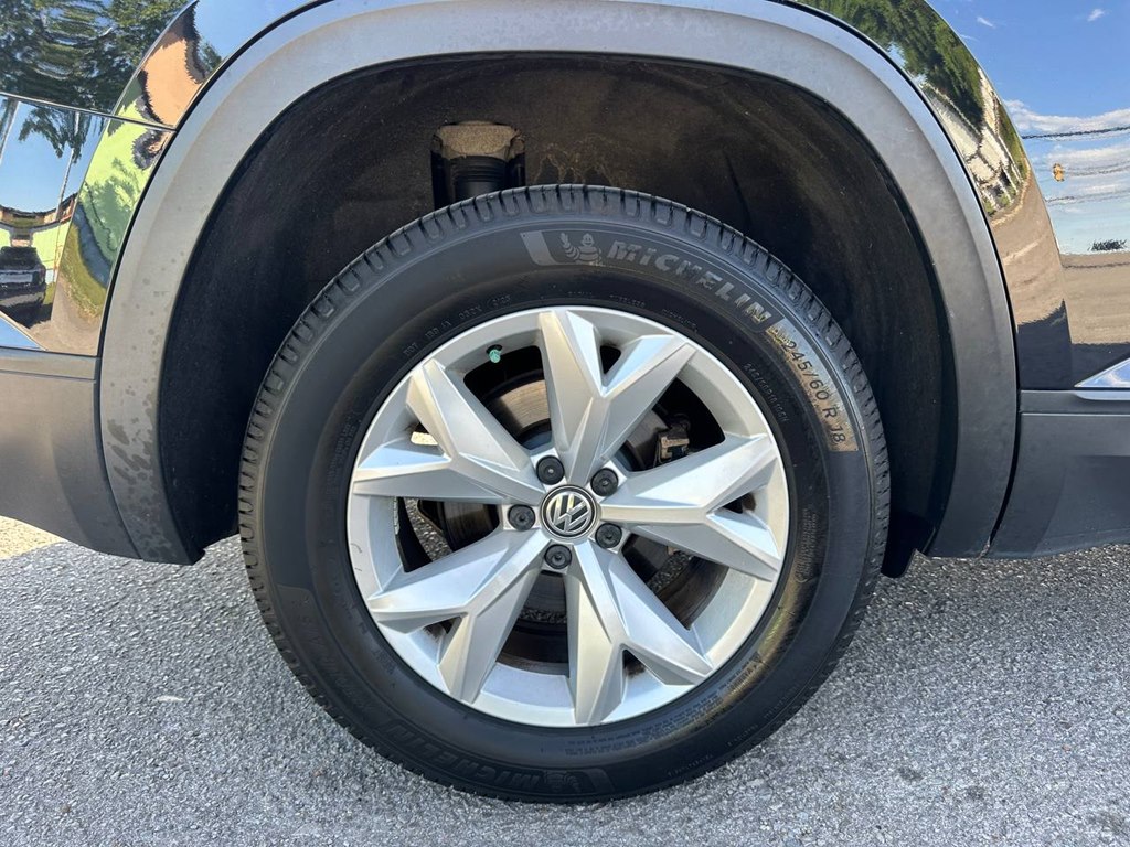 Photo 29 of this VOLKSWAGEN ATLAS