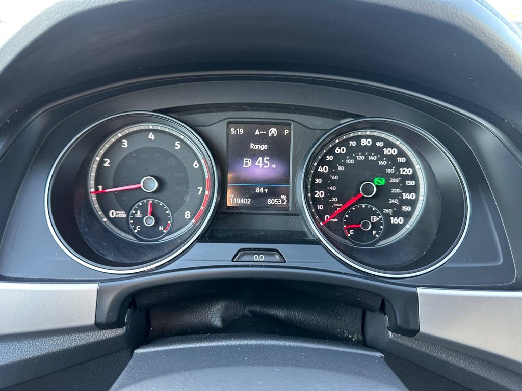 Photo 33 of this VOLKSWAGEN ATLAS