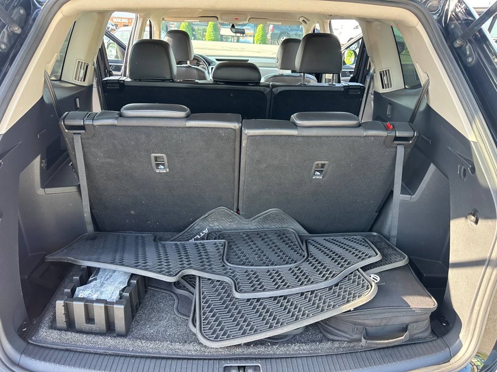 Photo 12 of this VOLKSWAGEN ATLAS