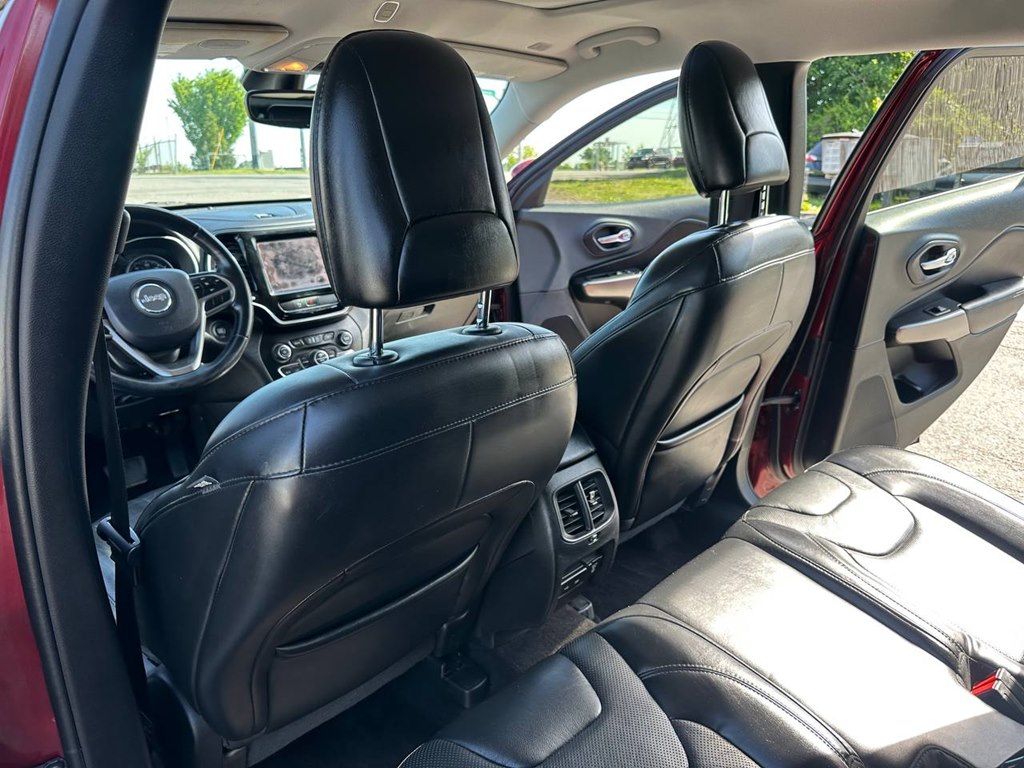 Photo 18 of this JEEP CHEROKEE