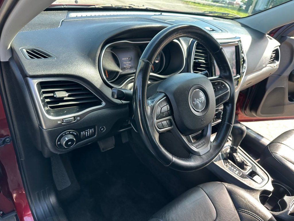 Photo 15 of this JEEP CHEROKEE