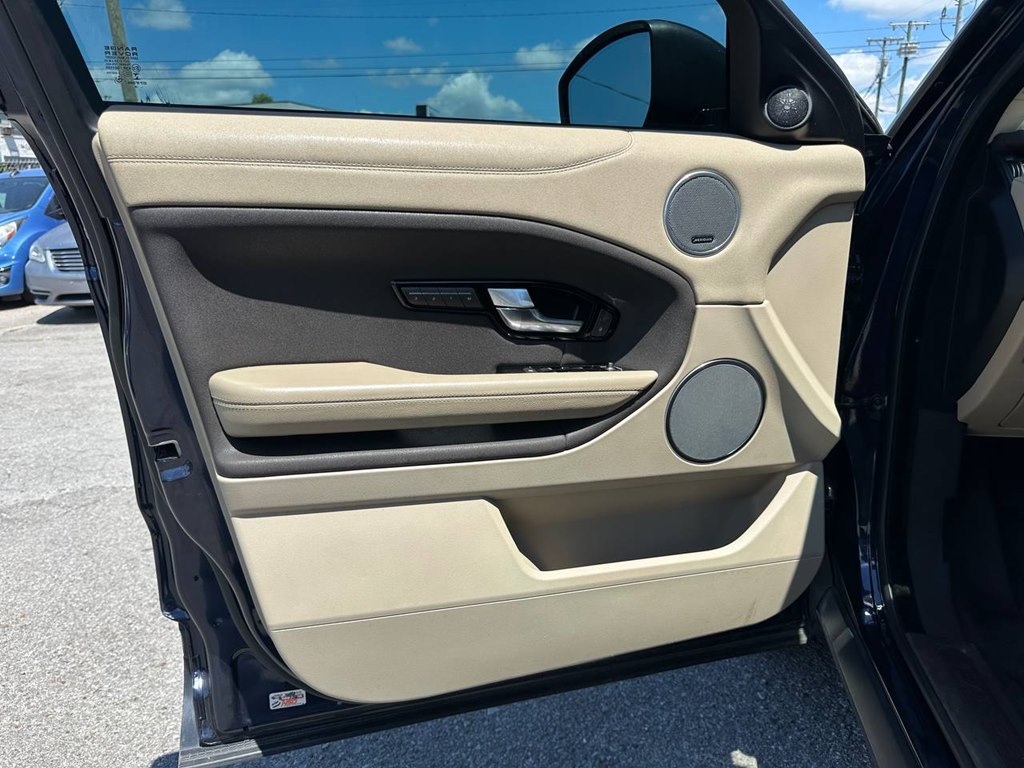 Photo 17 of this LAND ROVER RANGE ROVER EVO
