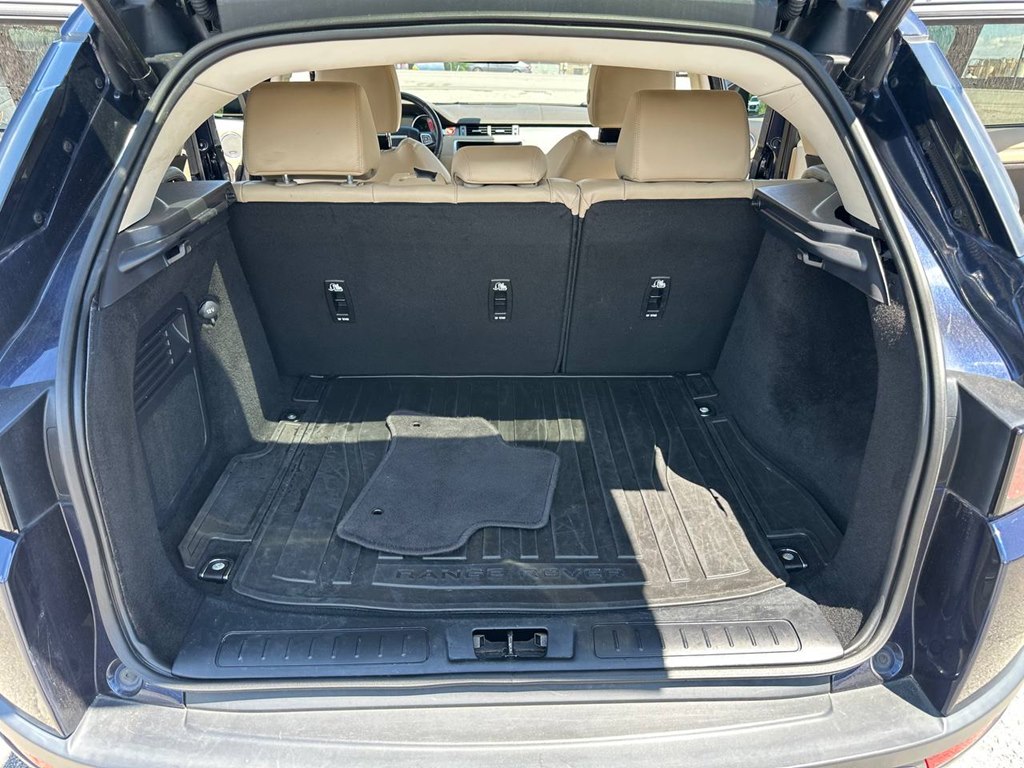 Photo 12 of this LAND ROVER RANGE ROVER EVO