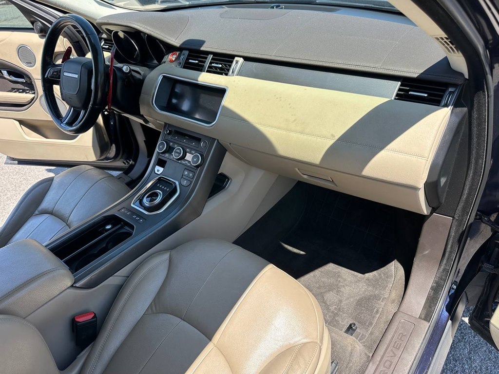 Photo 26 of this LAND ROVER RANGE ROVER EVO