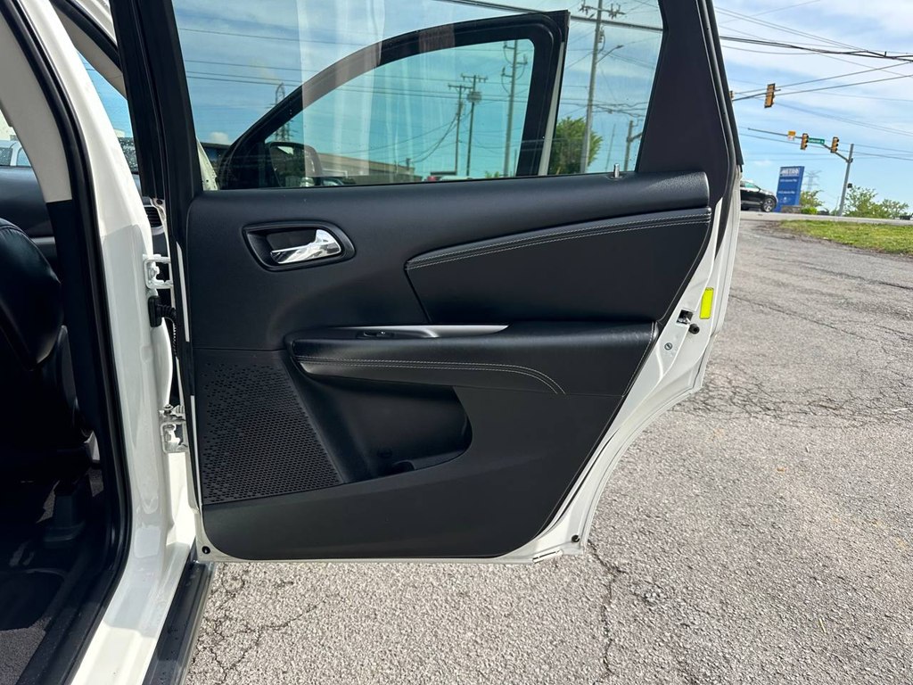 Photo 27 of this DODGE JOURNEY