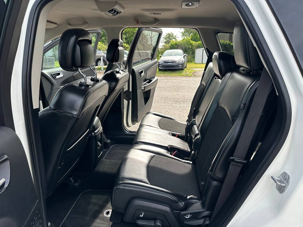 Photo 19 of this DODGE JOURNEY