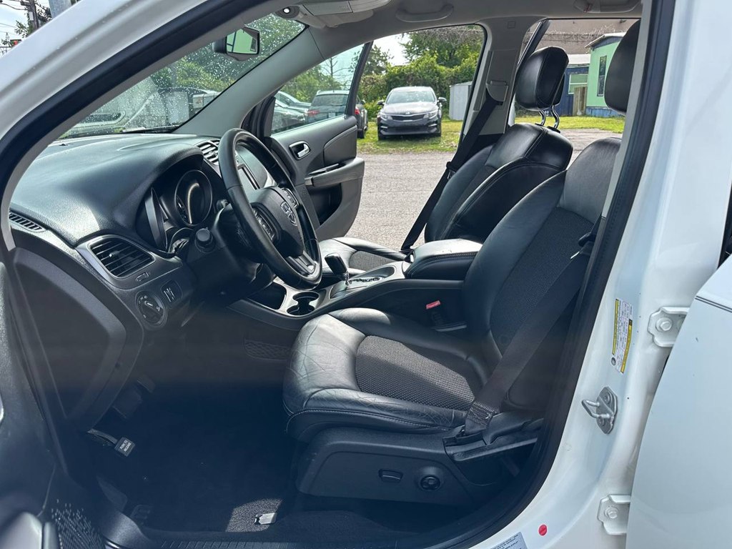 Photo 15 of this DODGE JOURNEY