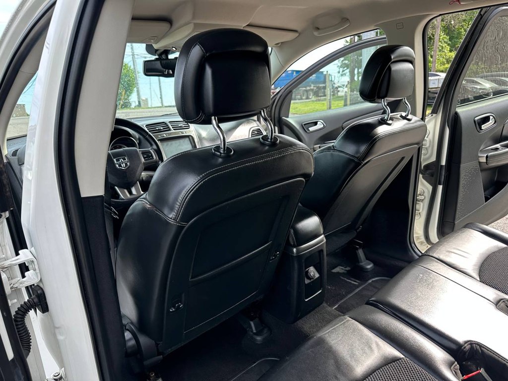 Photo 18 of this DODGE JOURNEY