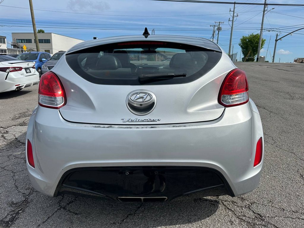 Photo 7 of this HYUNDAI VELOSTER