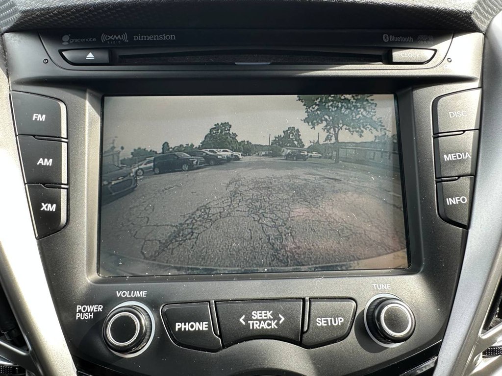 Photo 27 of this HYUNDAI VELOSTER