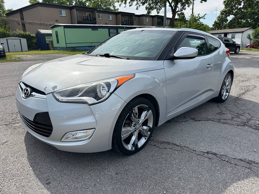Photo 3 of this HYUNDAI VELOSTER