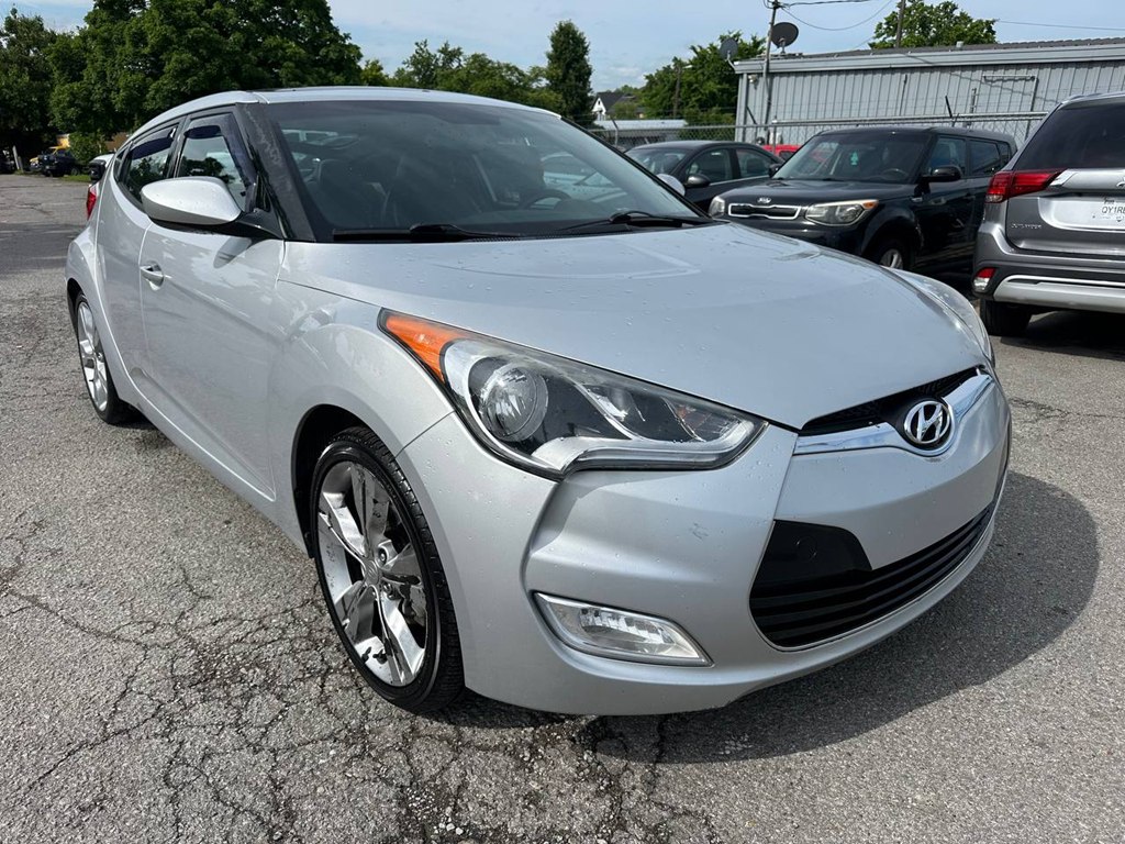 Photo 4 of this HYUNDAI VELOSTER