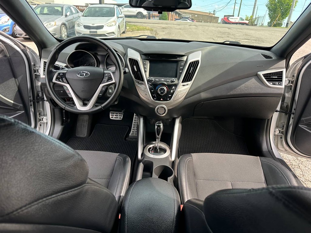 Photo 20 of this HYUNDAI VELOSTER
