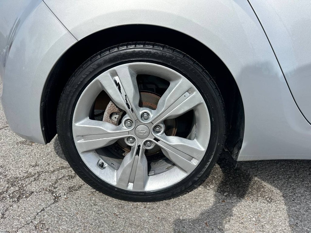 Photo 24 of this HYUNDAI VELOSTER
