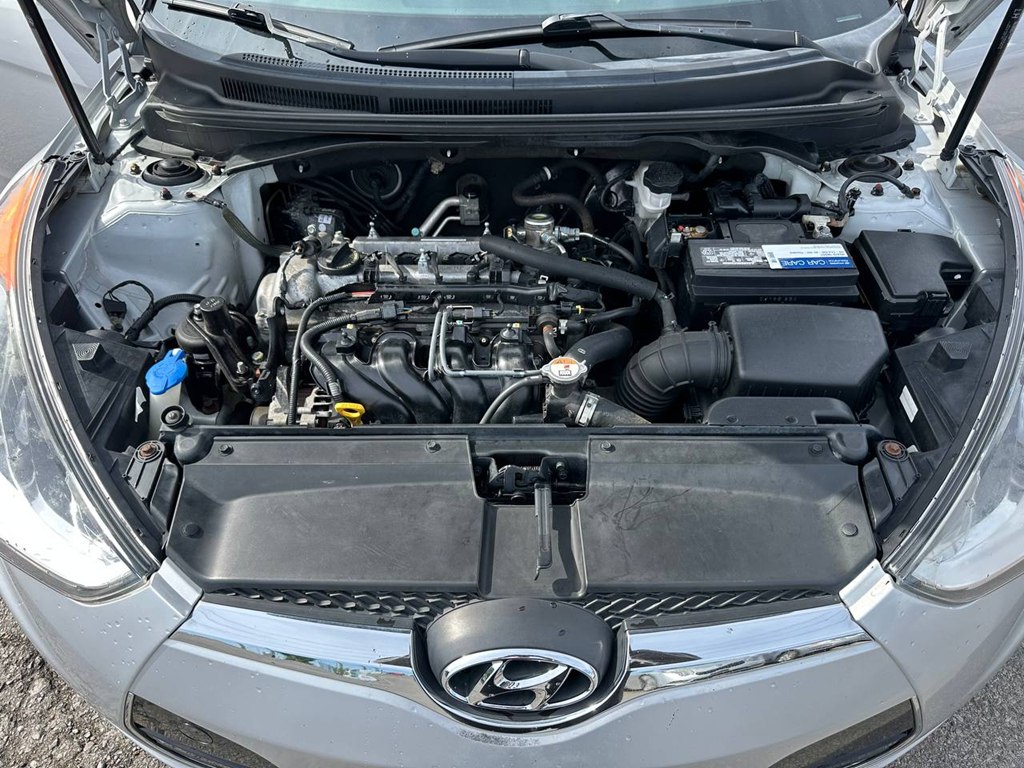 Photo 10 of this HYUNDAI VELOSTER