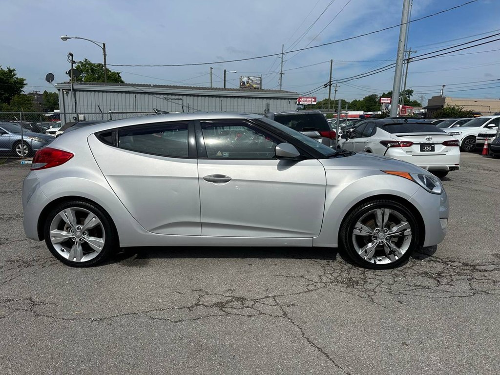 Photo 6 of this HYUNDAI VELOSTER