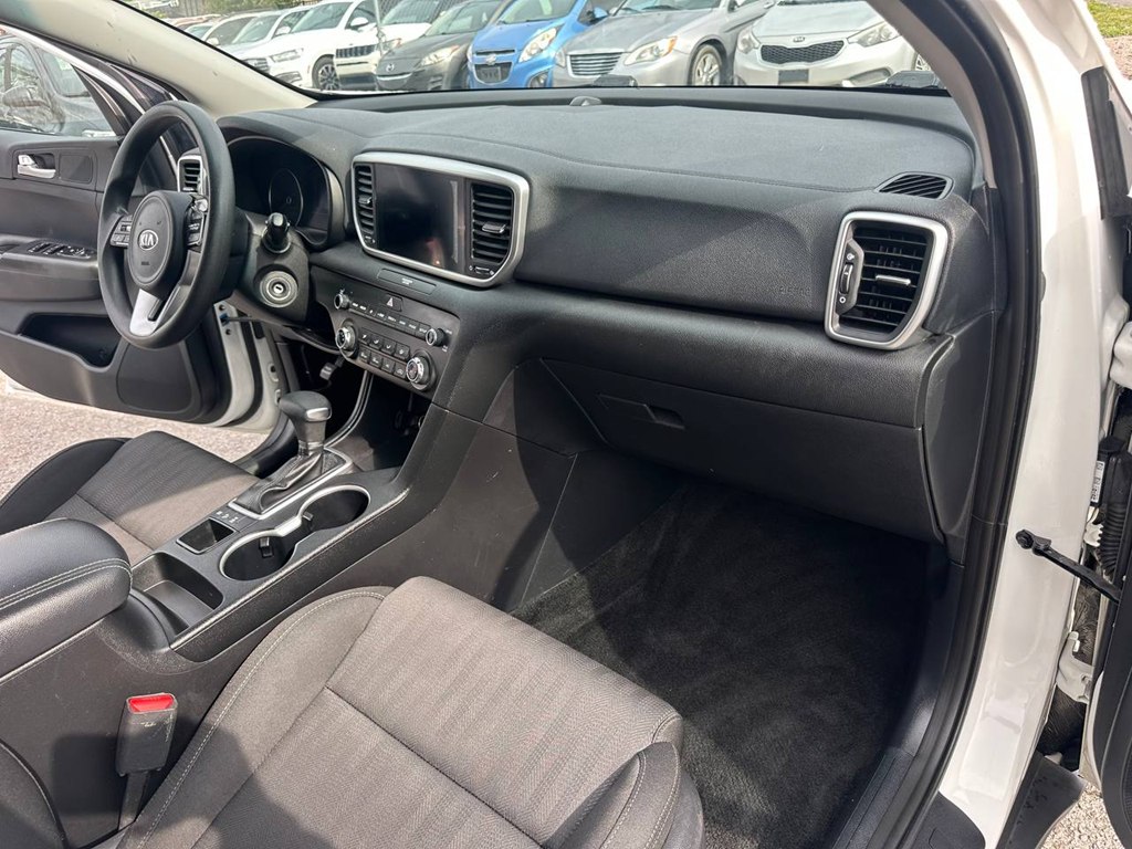 Photo 25 of this KIA SPORTAGE