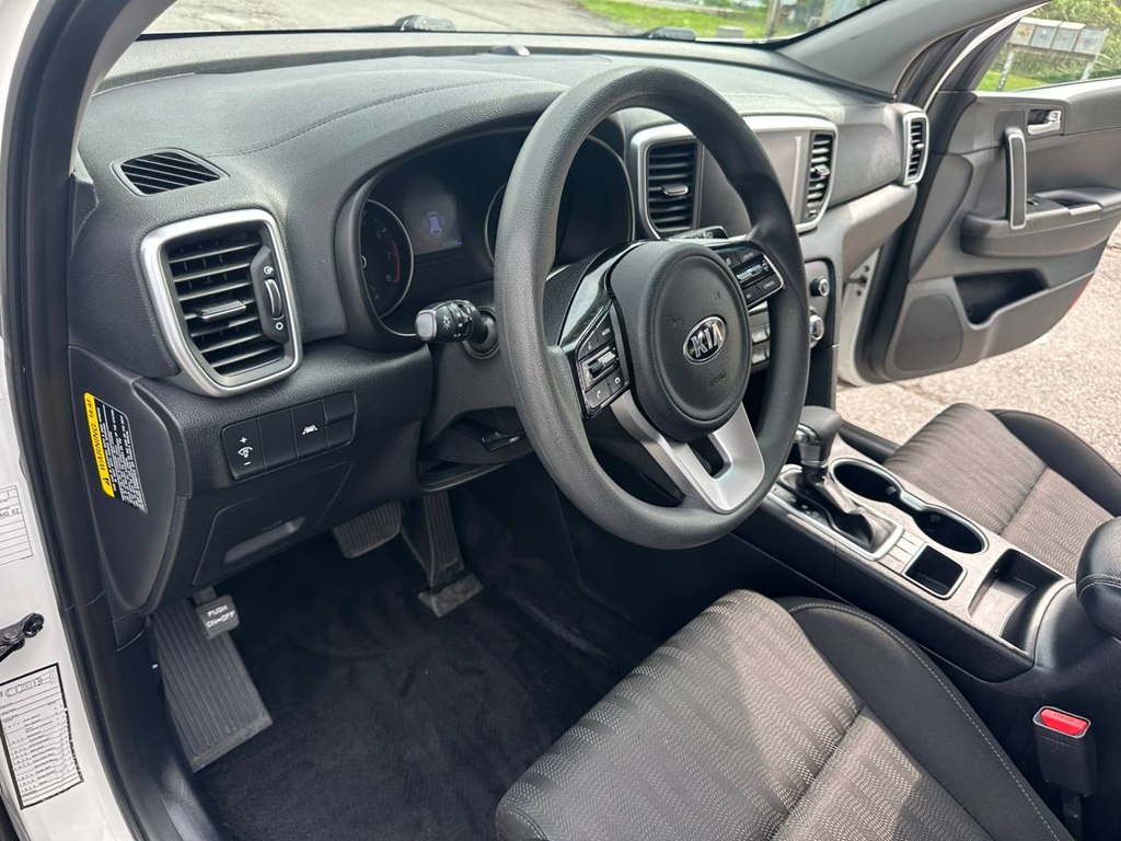 Photo 16 of this KIA SPORTAGE
