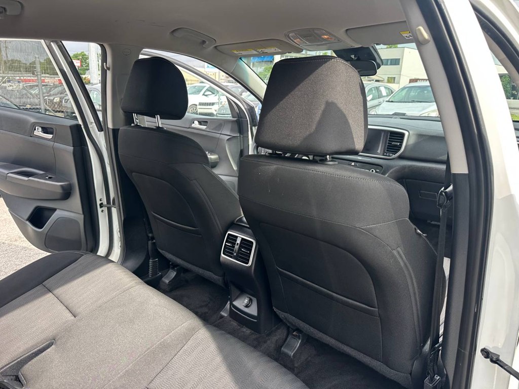 Photo 23 of this KIA SPORTAGE