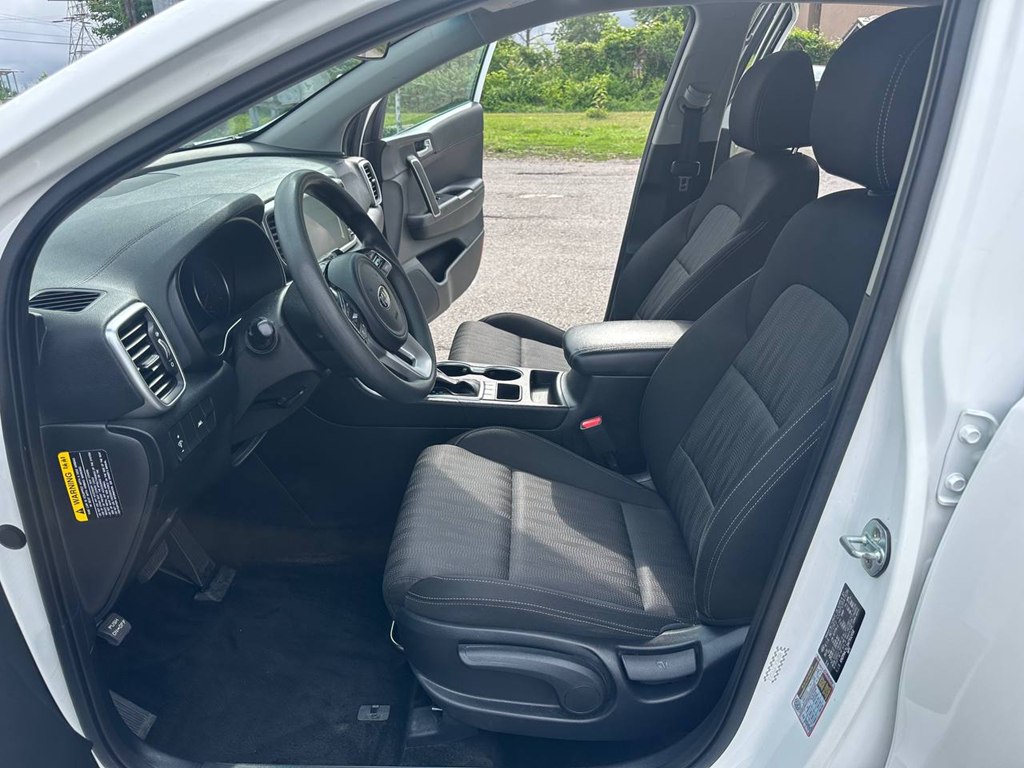 Photo 14 of this KIA SPORTAGE