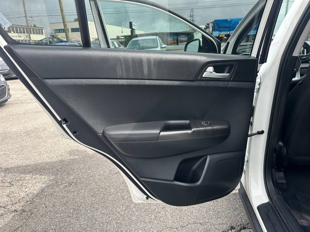 Photo 18 of this KIA SPORTAGE