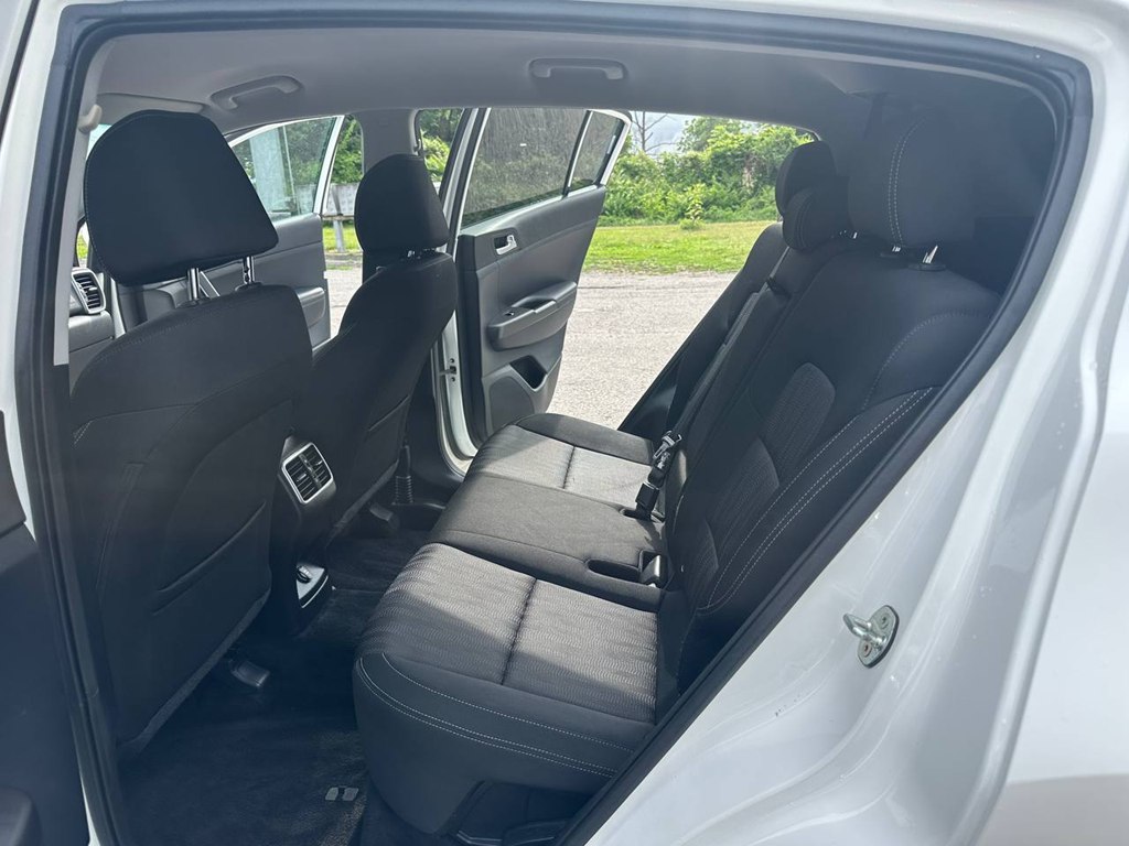Photo 17 of this KIA SPORTAGE