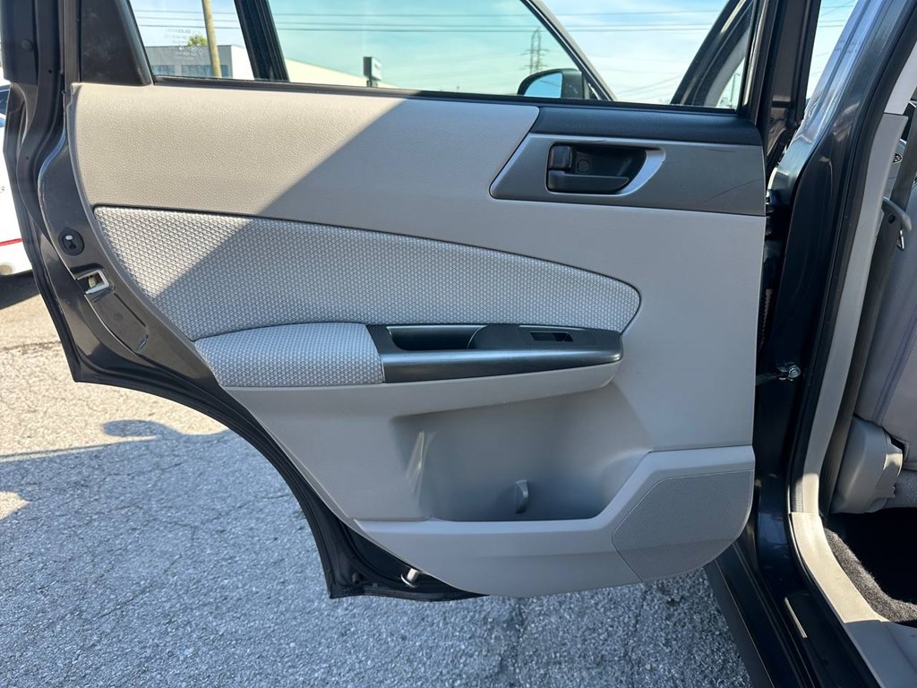 Photo 19 of this SUBARU FORESTER