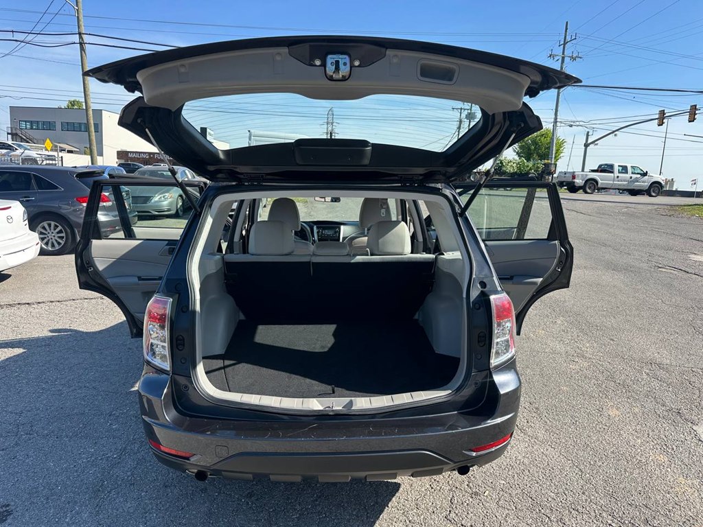 Photo 13 of this SUBARU FORESTER