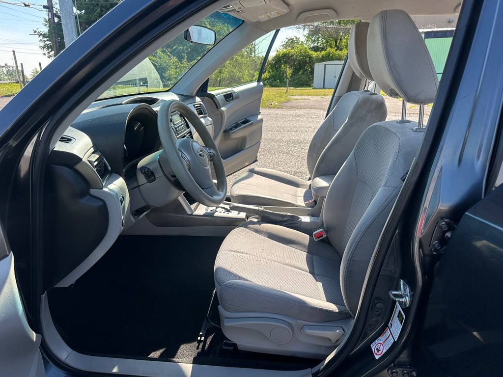 Photo 14 of this SUBARU FORESTER