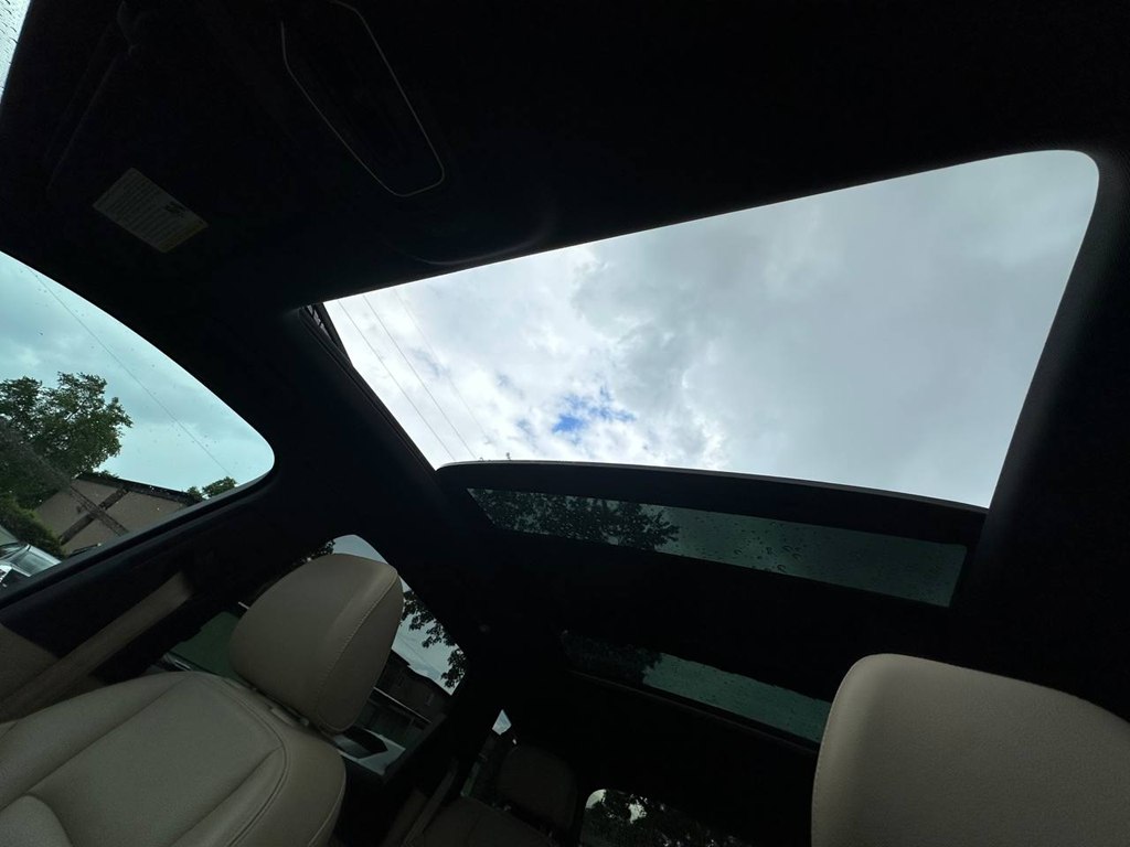 Photo 32 of this AUDI Q7