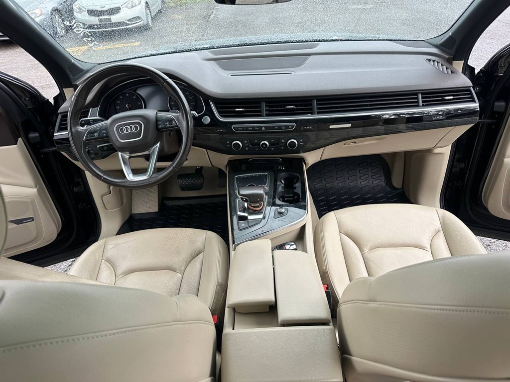 Photo 17 of this AUDI Q7