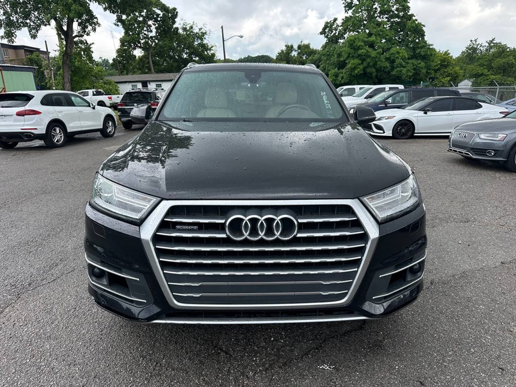 Photo 3 of this AUDI Q7