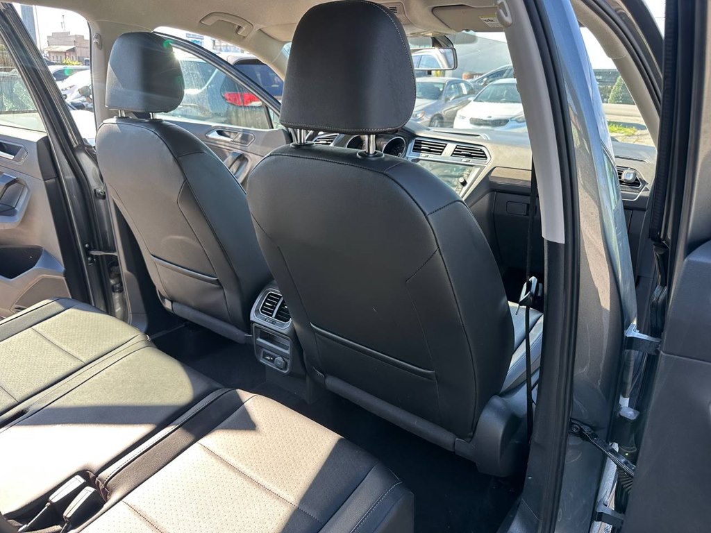 Photo 21 of this VOLKSWAGEN TIGUAN