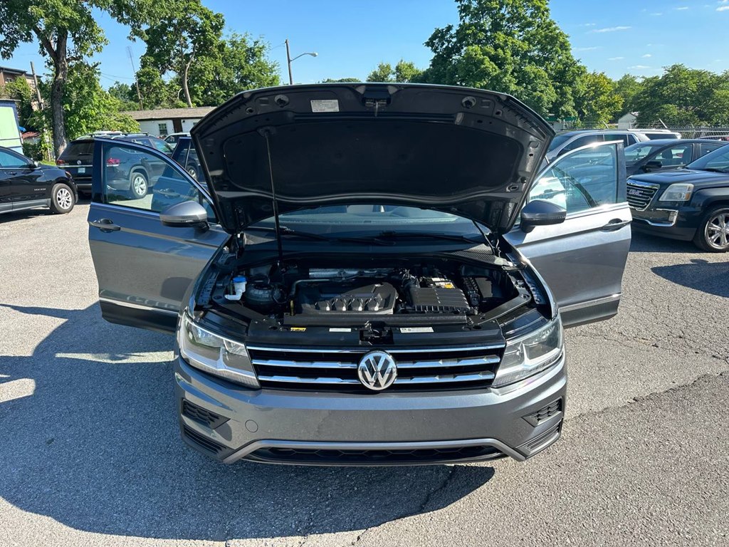 Photo 9 of this VOLKSWAGEN TIGUAN