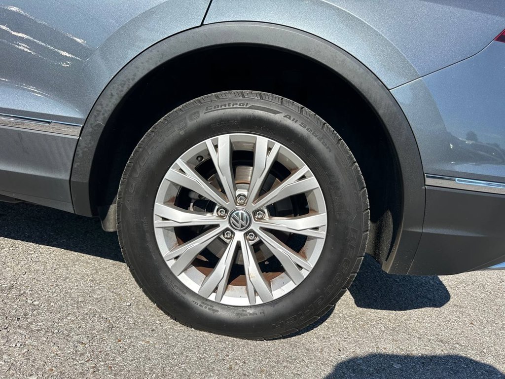 Photo 29 of this VOLKSWAGEN TIGUAN