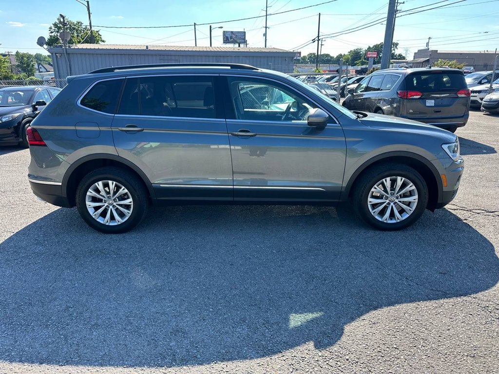 Photo 4 of this VOLKSWAGEN TIGUAN