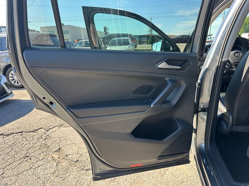 Photo 18 of this VOLKSWAGEN TIGUAN