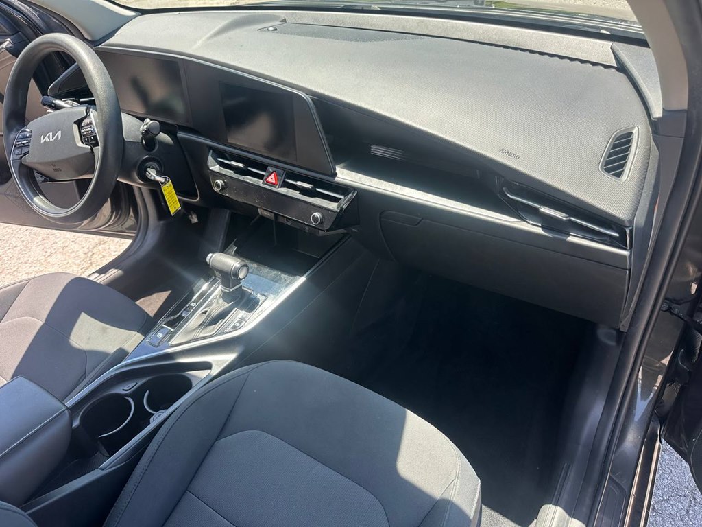 Photo 25 of this KIA NIRO