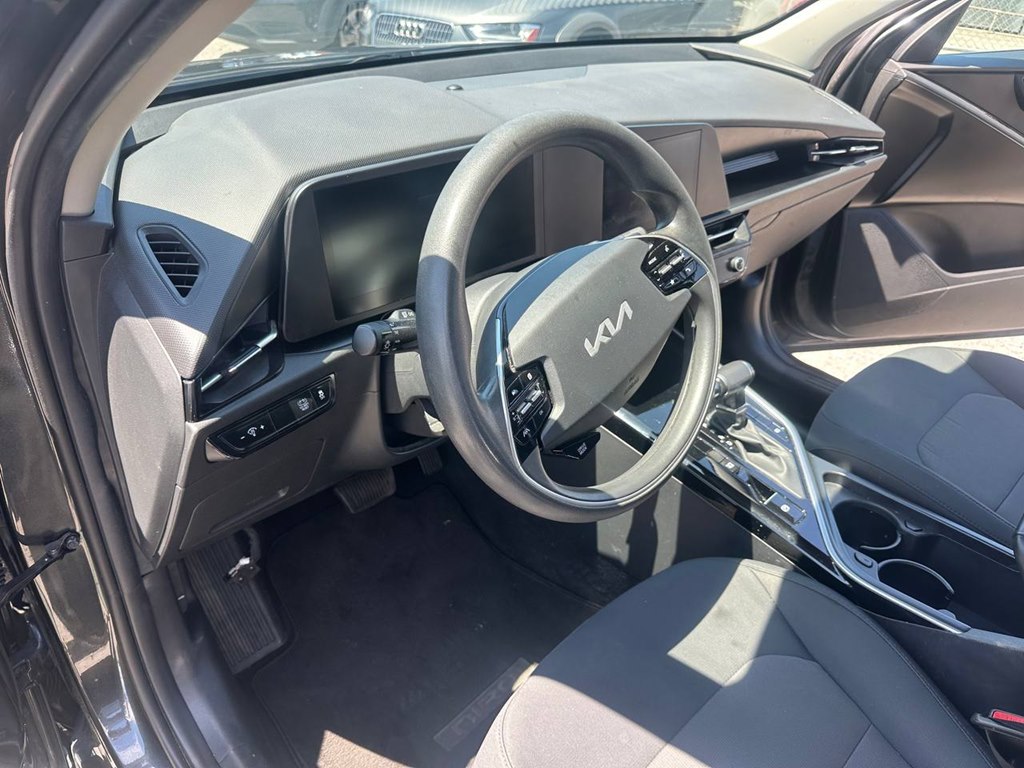 Photo 15 of this KIA NIRO