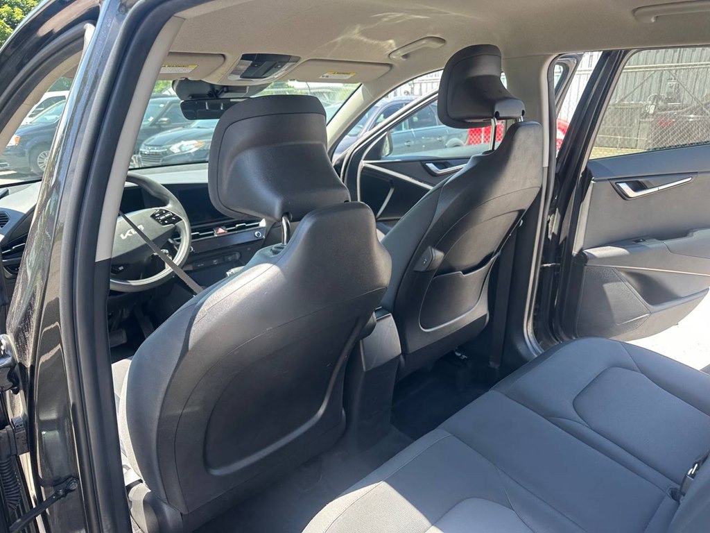 Photo 18 of this KIA NIRO