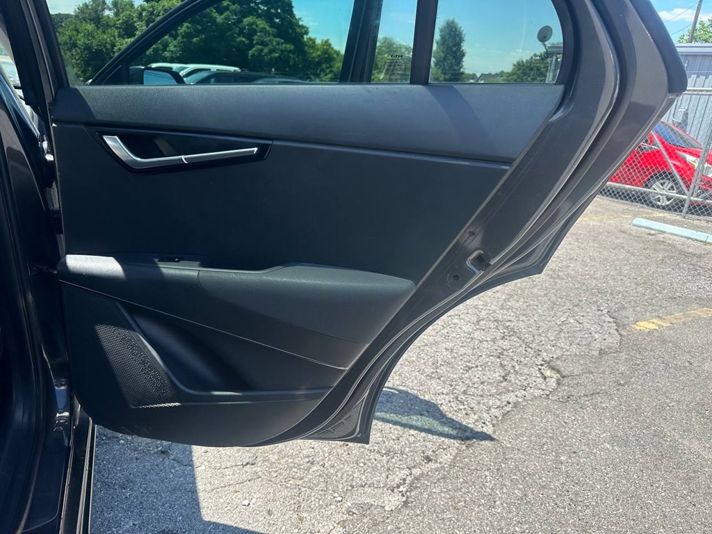 Photo 23 of this KIA NIRO