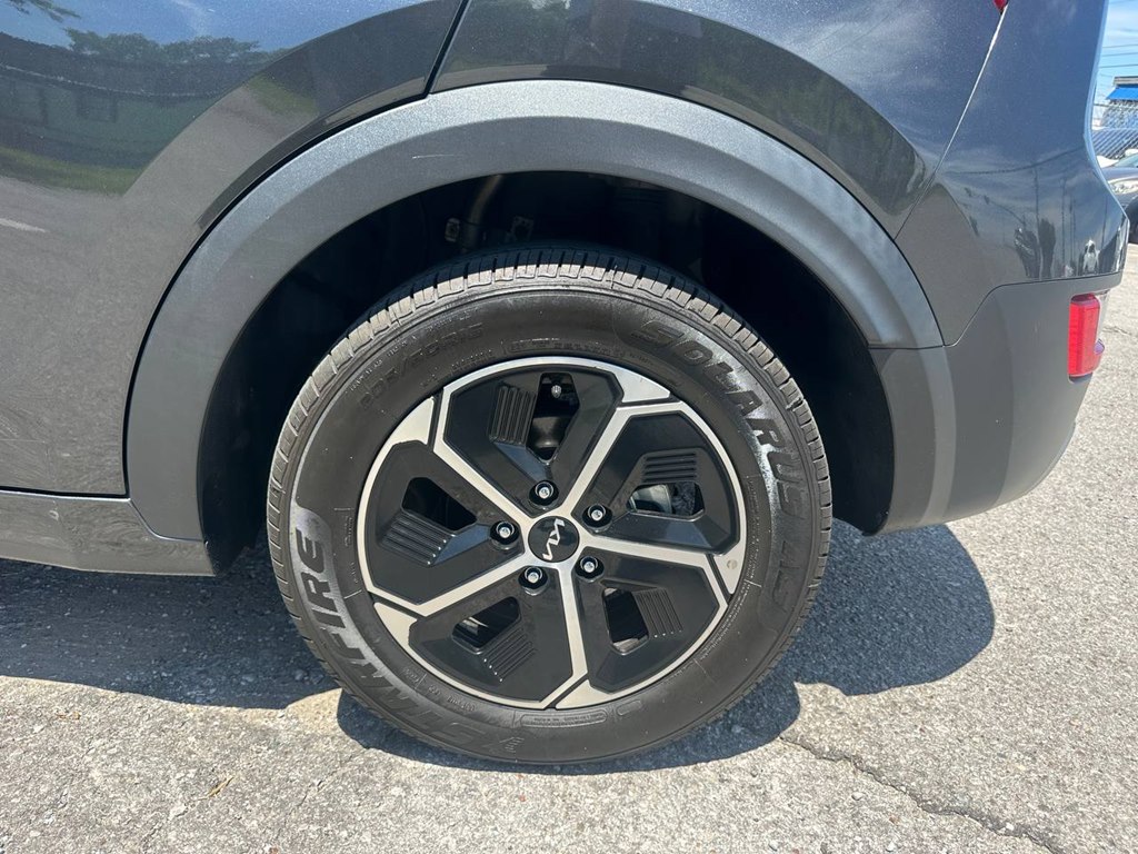 Photo 28 of this KIA NIRO