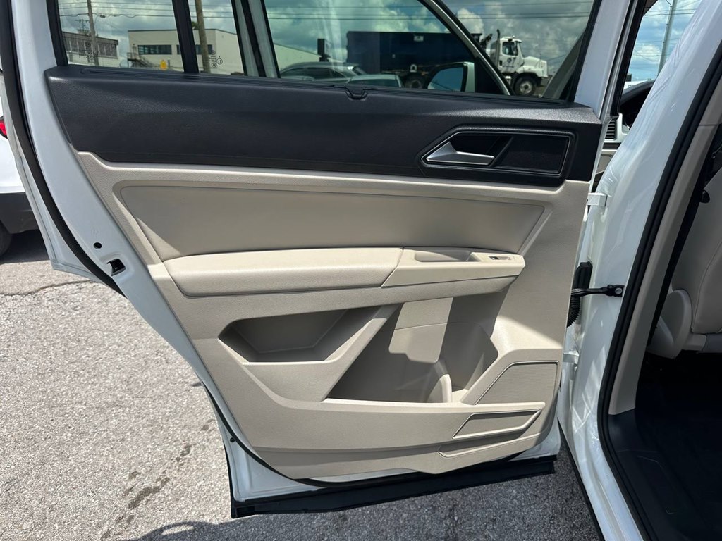 Photo 21 of this VOLKSWAGEN ATLAS