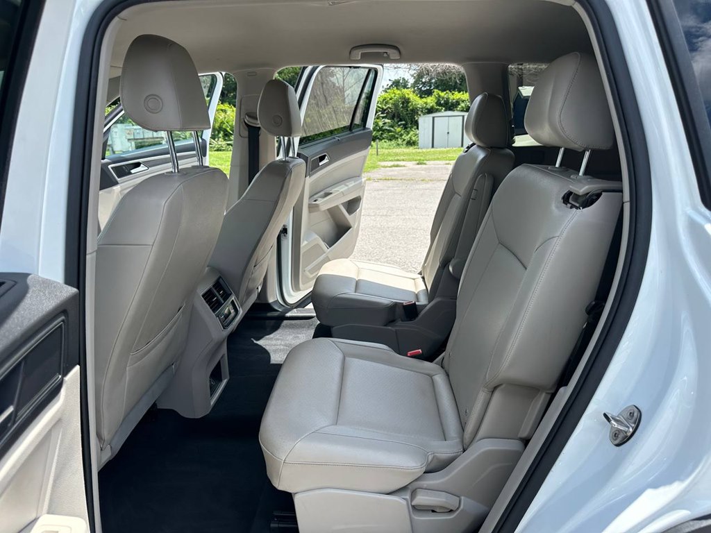Photo 18 of this VOLKSWAGEN ATLAS