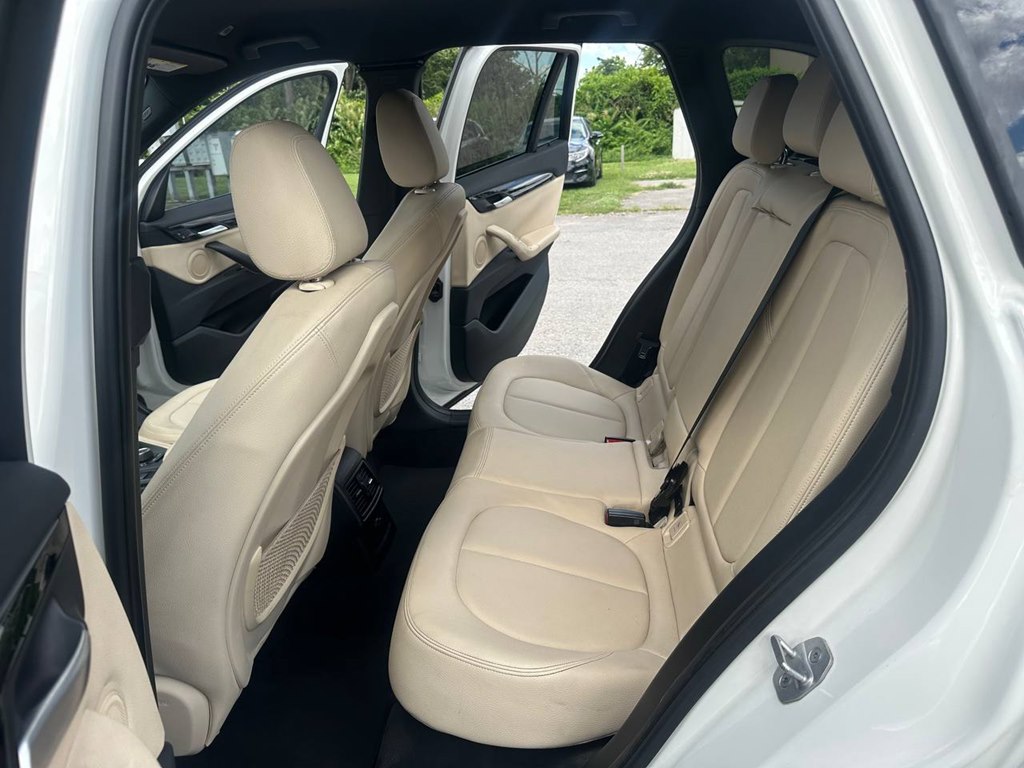 Photo 17 of this BMW X1